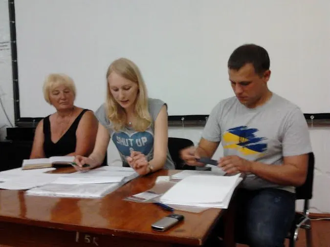 В окрузі №23 голова виборчої комісії відмовилася від посади