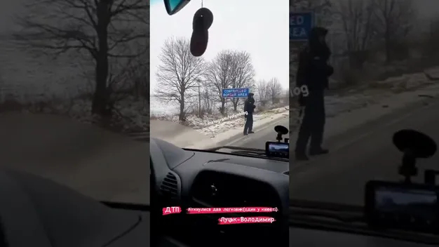 На автошляху між Луцьком і Володимиром зіткнулися два легковики (відео)