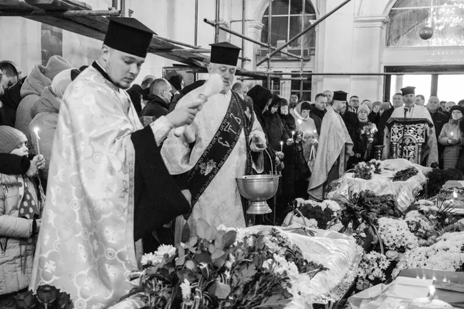 Луцьк плаче: місто прощалося з загиблими Героями