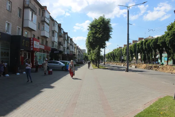 Відкриють у вересні: що коїться на перекритому проспекті Волі у Луцьку (фото)