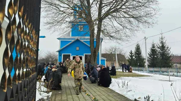 На Камінь-Каширщині попрощалися з воїном Олександром Склезем (фото)