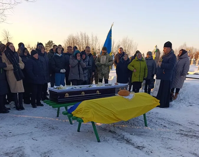 На Волині провели в останню путь захисника Валерія Демуся (фото)