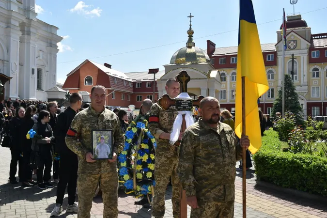 У Луцькому районі провели в останню дорогу Максима Відринського та Григорія Савчука