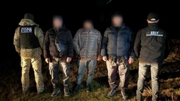 Ховав «клієнтів» у прикордонних селах: на Рівненщині затримали перевізника втікачів