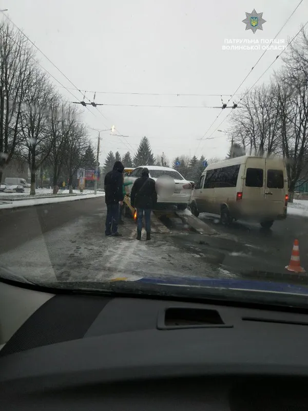 16 аварій за добу - у Луцьку новий жахливий рекорд (фото)