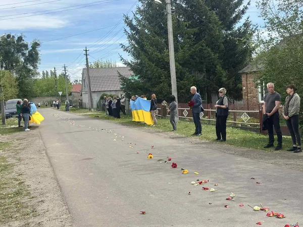 Загинув на Харківщині: на Волині попрощалися з воїном Андрієм Вересом (фото)