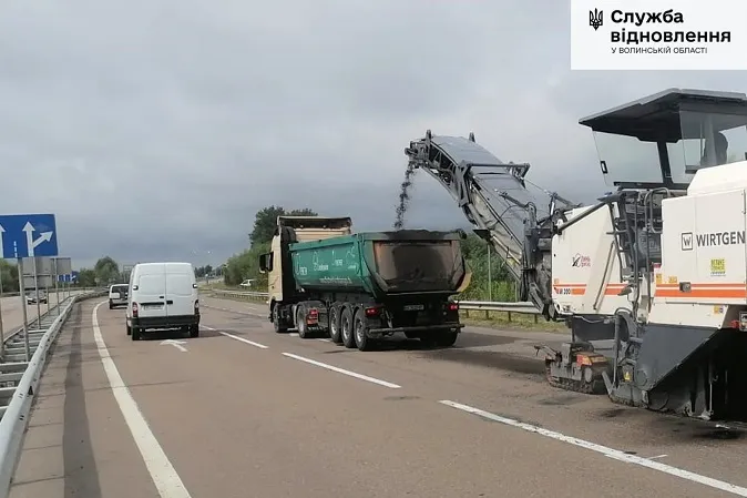 Від Ковеля до ПП «Ягодин – Дорогуськ» ремонтують дорогу (фото)
