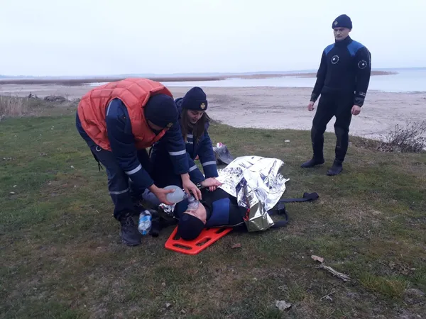 На Світязі вчилися рятувати людей у холодну пору (фото)