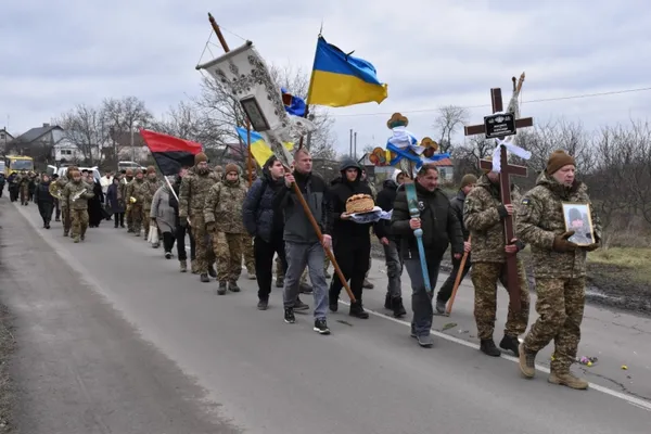 Назавжди 40: на Волині провели в останню дорогу воїна Олександра Максимука (фото)