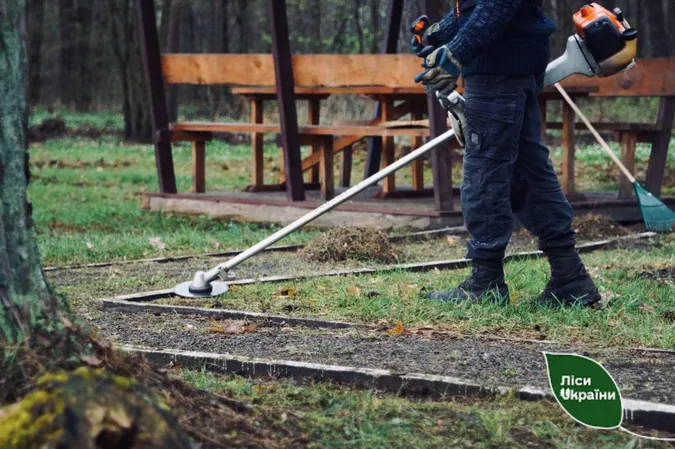 У волинських лісах прибрали зони відпочинку (фото)