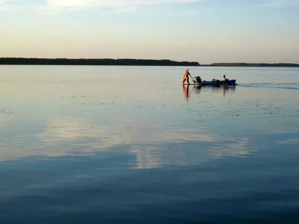 На Волині є загадкове озеро, де за сотні метрів від берега вода лише до колін (фото)
