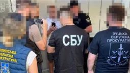 Доцента ЛНТУ затримали на хабарі у $3000: обіцяв зарахувати двох військовозобов’язаних на навчання (фото)