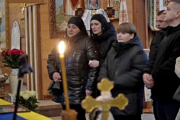 Після року очікувань повернувся на щиті: на Волині попрощалися з воїном Романом Літвінчуком