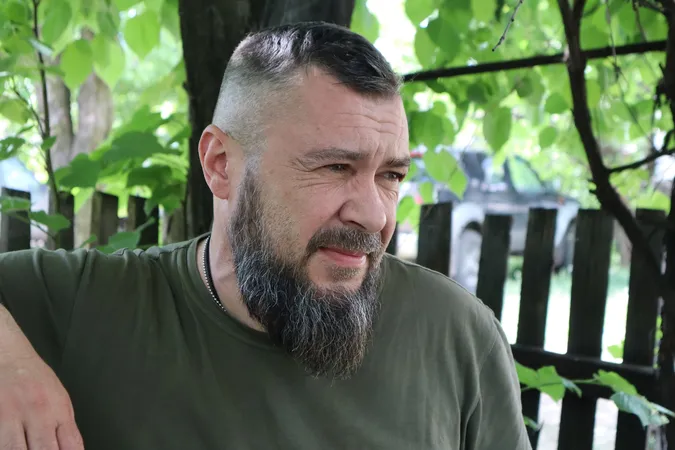 Сповідь, причастя й освячені паски: «волинська сотка» зустріла Великдень на передовій (фото)