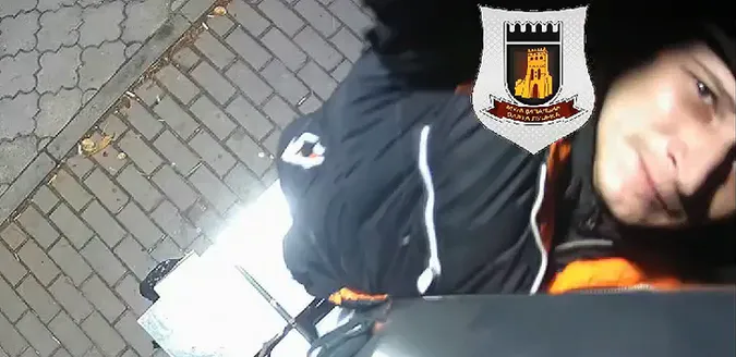 У Луцьку невідомі вкрали камеру відеонагляду (відео)