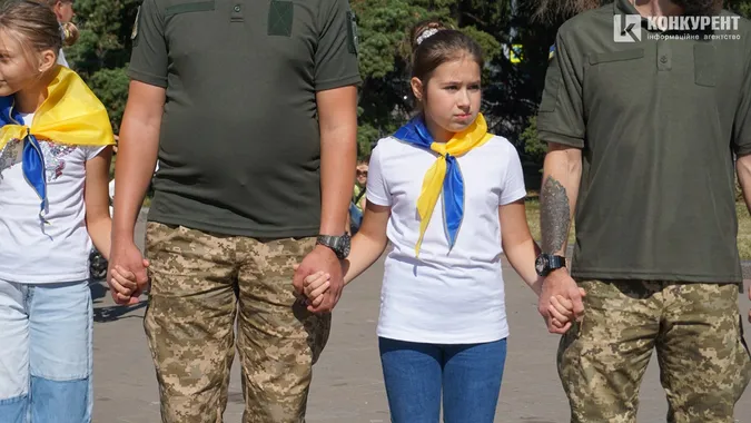 Лучани у День міста тілами склали карту України (фото)