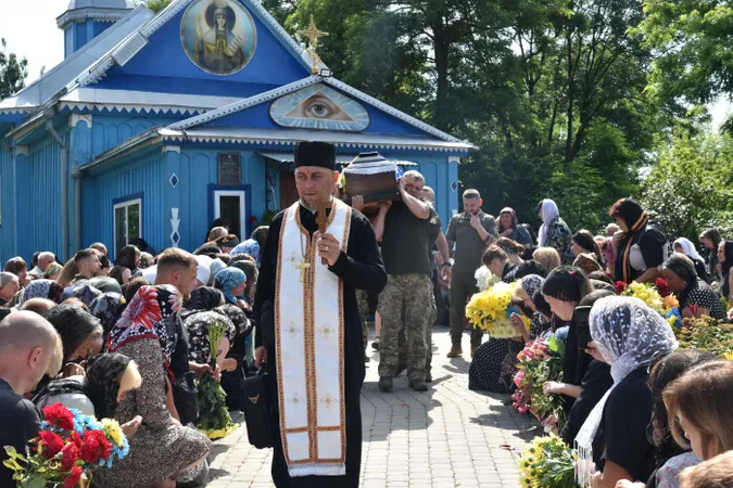 У Луцькій громаді прощалися з загиблим Героєм Павлом Вітком (фото)
