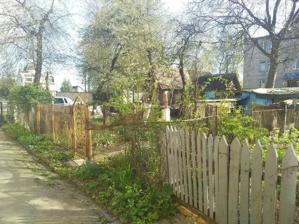 У луцьких дворах знесли страшнющі паркани (фото)