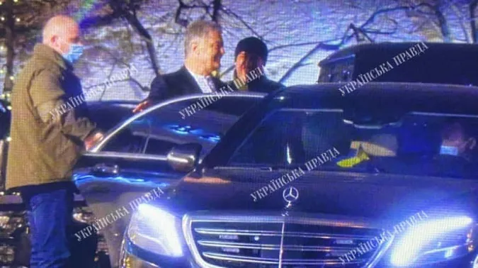 Порошенко після суду поїхав святкувати «успіх» у столичний ресторан (фото)
