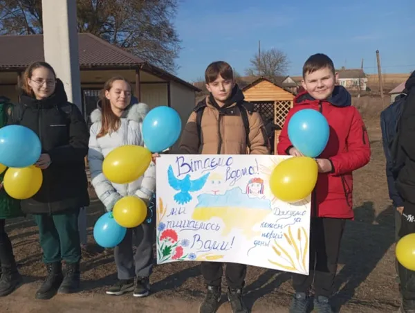«Ми відчували, що він живий»: на Волині зустріли звільненого з полону Віталія Войтовича (фото)