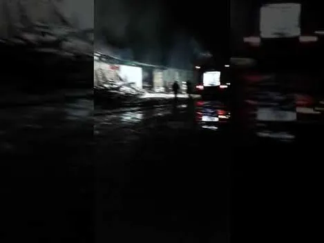 У Ковелі згоріла колишня військова частина (відео)