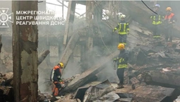 Понад 16 годин приборкували масштабну пожежу на підприємстві в Ромнах (відео)
