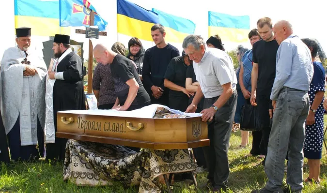 На Волині в останню земну дорогу провели Героя Олексія Калюха (фото)