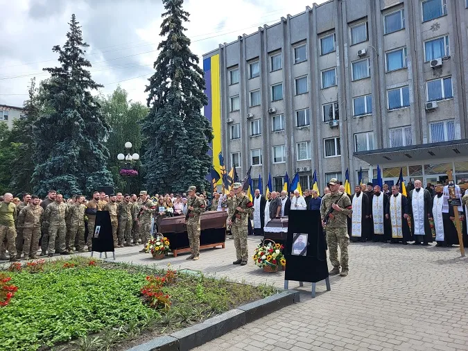 У Ковелі попрощалися із двома Героями – Олександром Філоном та Русланом Ілюшиком (фото)