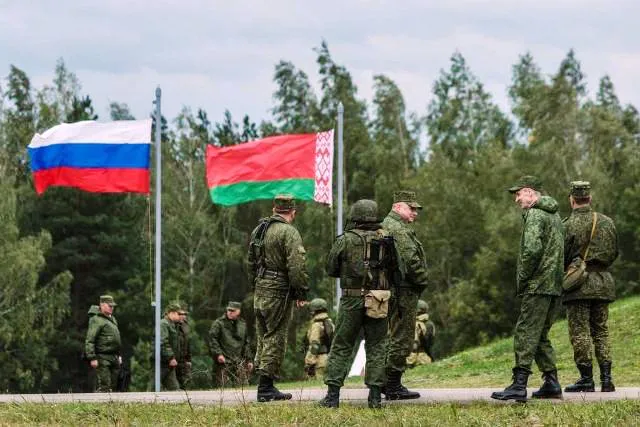 Україна стежить за тим, що робиться в Білорусі, і до наступу готова, – Наєв