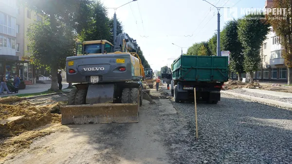 Упорядкують до 1 вересня: що коїться на проспекті Волі у Луцьку (фото)
