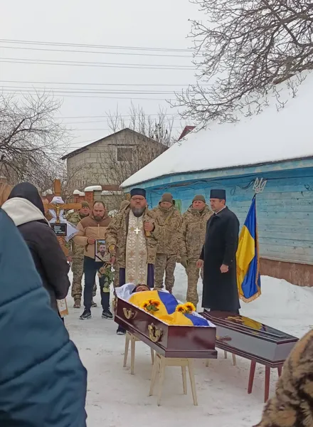 У громаді на Волині попрощалися з Героєм Денисом Деркачем (фото)