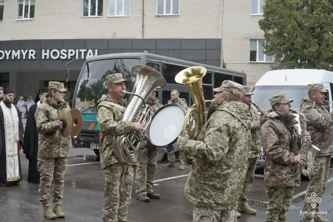 Скорботний день для міста на Волині: попрощалися з воїном Віталієм Кузмяком (фото)
