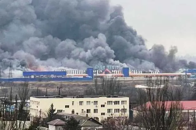 Маріуполь під обстрілами, здача міста відкриє коридор до Криму (фото)