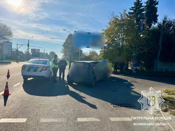 У Луцьку водій виїхав на «зустрічку» і врізався у Mitsubishi