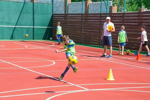 Спортмайданчик в луцькому City Park переходить на «літній графік» роботи (фото)