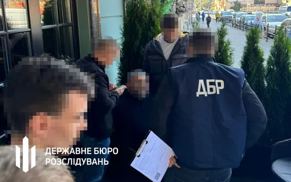 Чиновник Мін’юсту за хабарі дозволяв підприємцям використовувати ув’язнених на виробництві