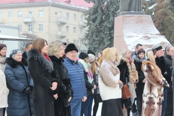 Біля луцького університету встановили Різдвяну шопку (фото)
