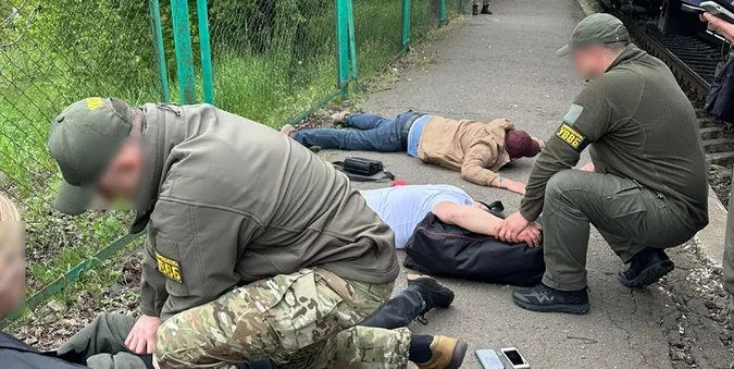 Правоохоронець намагався провезти через «Ягодин» трьох ухилянтів (фото)