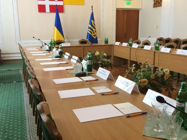 В очікуванні Президента: Волинську ОДА посилено охороняють (фото)