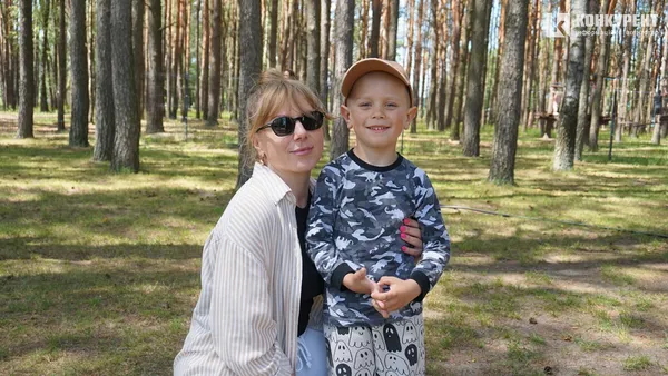 Мама Ірина з сином