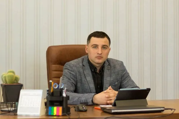 Без житла, але із землею та військовими облігаціями: що у декларації голови Поромівської громади