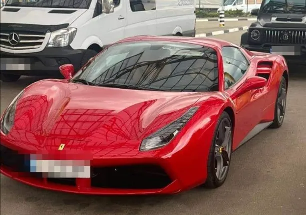 Підробили доручення: через «Ягодин» хотіли вивезти елітні іномарки (фото, відео)