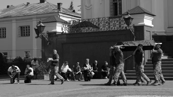 У Луцьку попрощалися із загиблим на Донеччині снайпером Віталієм Ващуком (фото)