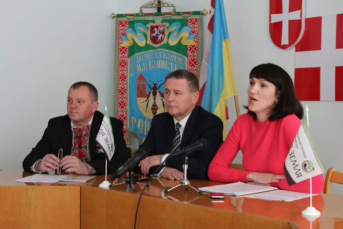 У Луцьку підписали Меморандум заради порятунку бджіл