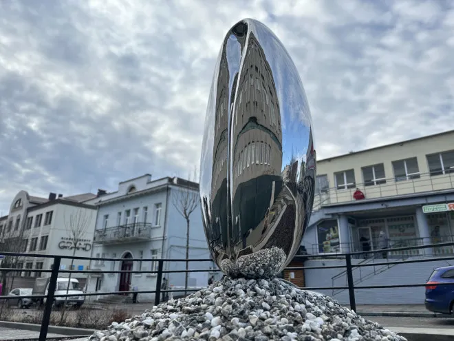 Скульптура «Зерно» в Луцьку зібрала понад 200 тисяч на розмінування
