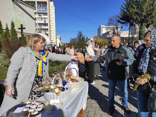 Як у луцькому соборі освячували вербу (фото)