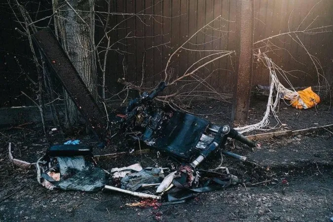У Києві збили російський літак Су-27: він упав на приватний будинок