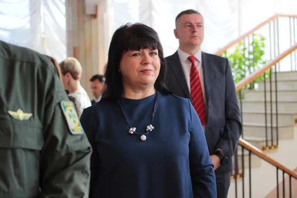 Олена Мельник