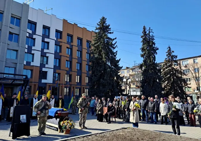 На Волині попрощались із Героєм Миколою Сахарчуком (фото)