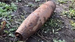 Під Луцьком чоловік знайшов снаряд в себе на городі